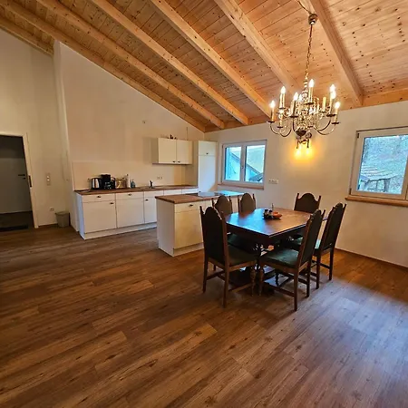 Penthouse-ferienwohnung Auf Rups Hof Landau an der Isar